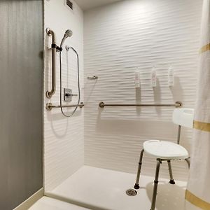 King Room Mobility accessible